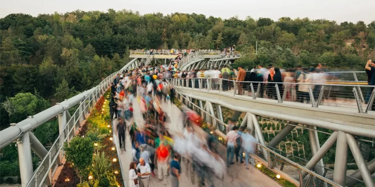 پل طبیعت تهران؛جواهری در دل پایتخت