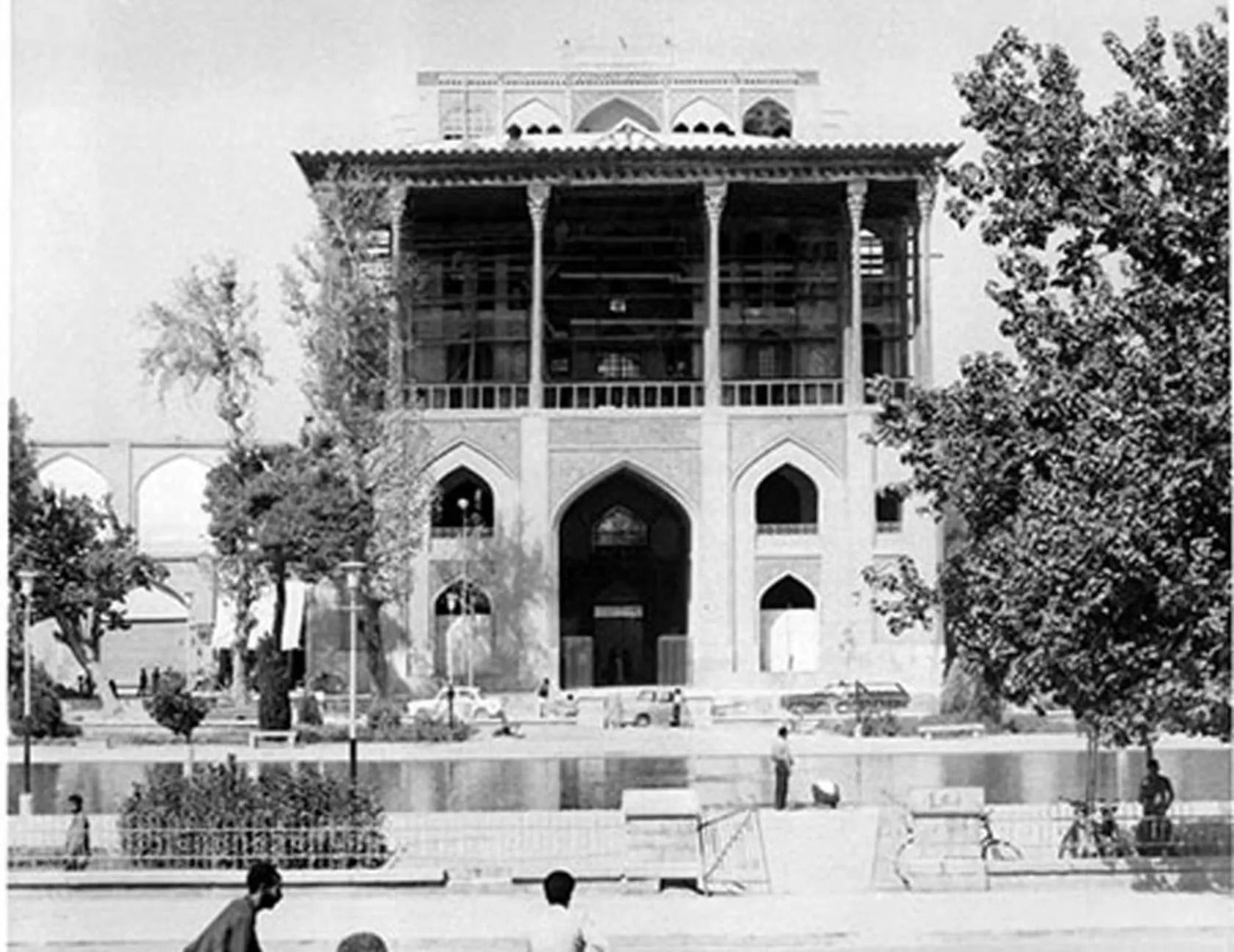 تاریخچه کاخ عالی قاپو؛از شاه عباس تا امروز