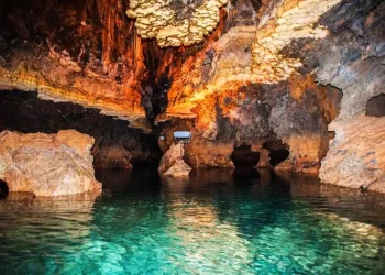 غار علیصدر همدان؛شگفتی طبیعی در دل زاگرس