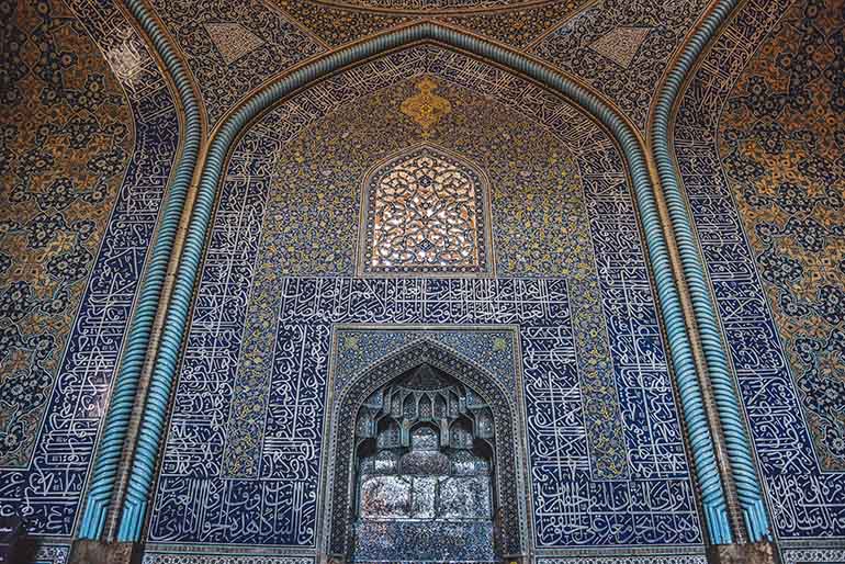 معماری منحصربه‌فرد مسجد شیخ لطف‌الله اصفهان