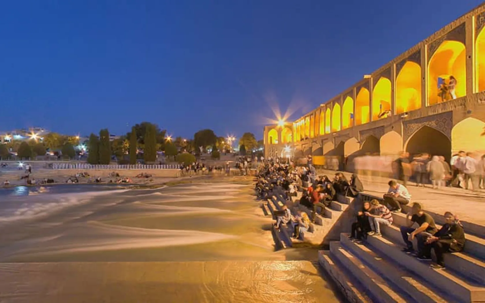 دیدنی‌های اطراف پل خواجو