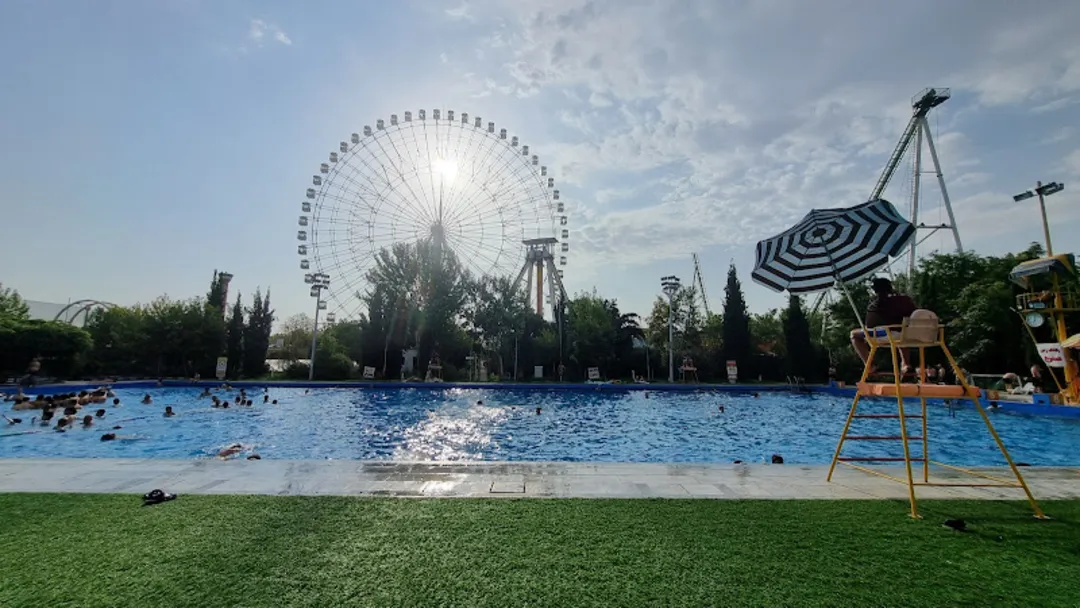 علت نام‌گذاری پارک ملت