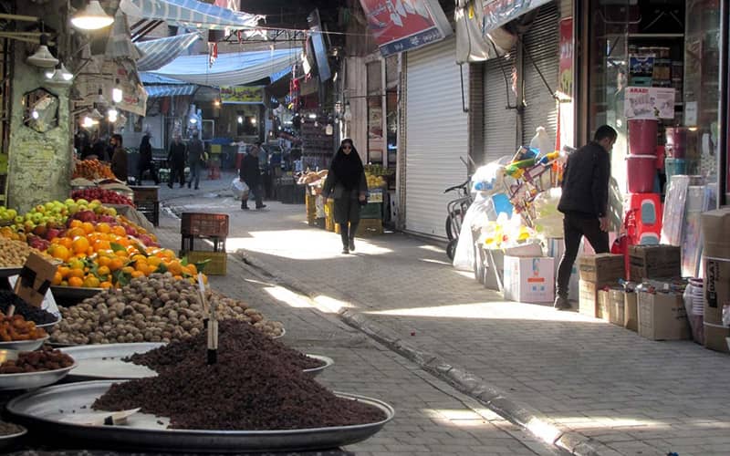 🌍 ۴. اهمیت جغرافیایی بازار همدان