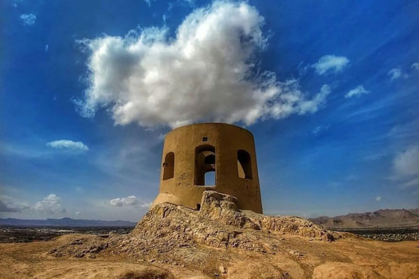 آتشگاه اصفهان کجاست؟